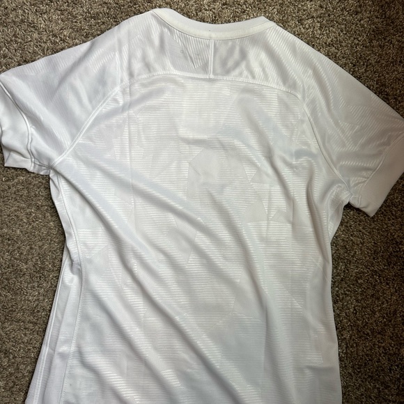 Nike Athletic Top - Picture 3 of 3